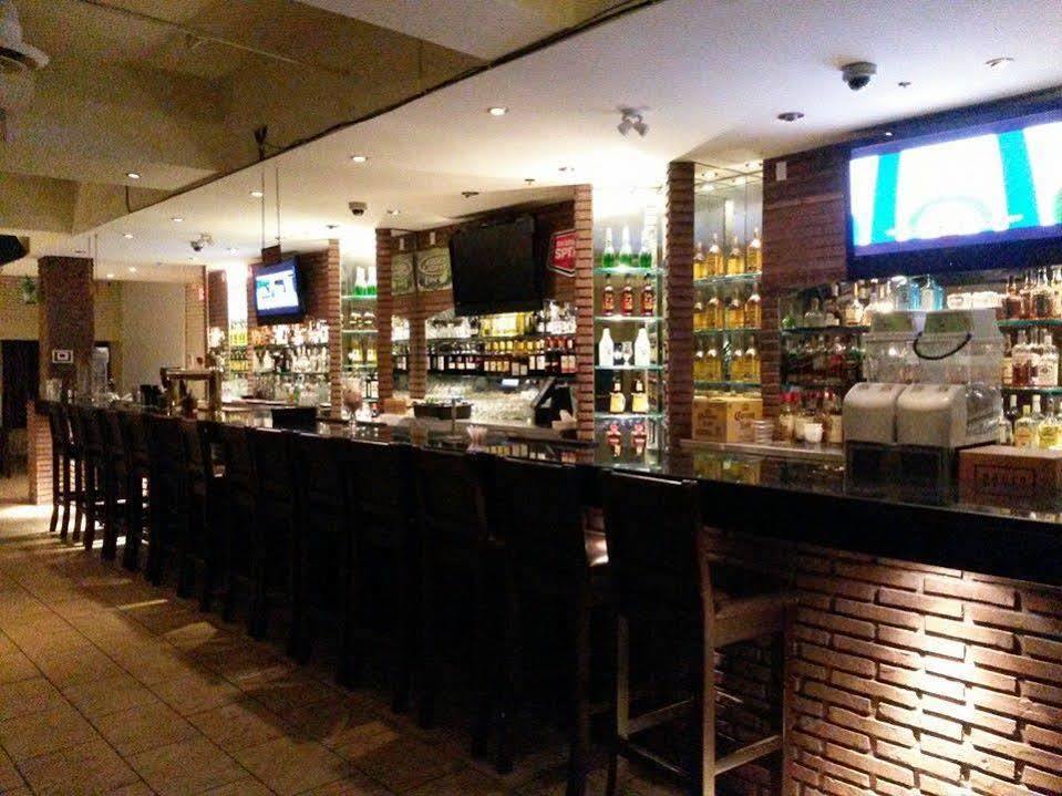 Red Lion Inn & Suites Άμποτσφορντ Εξωτερικό φωτογραφία